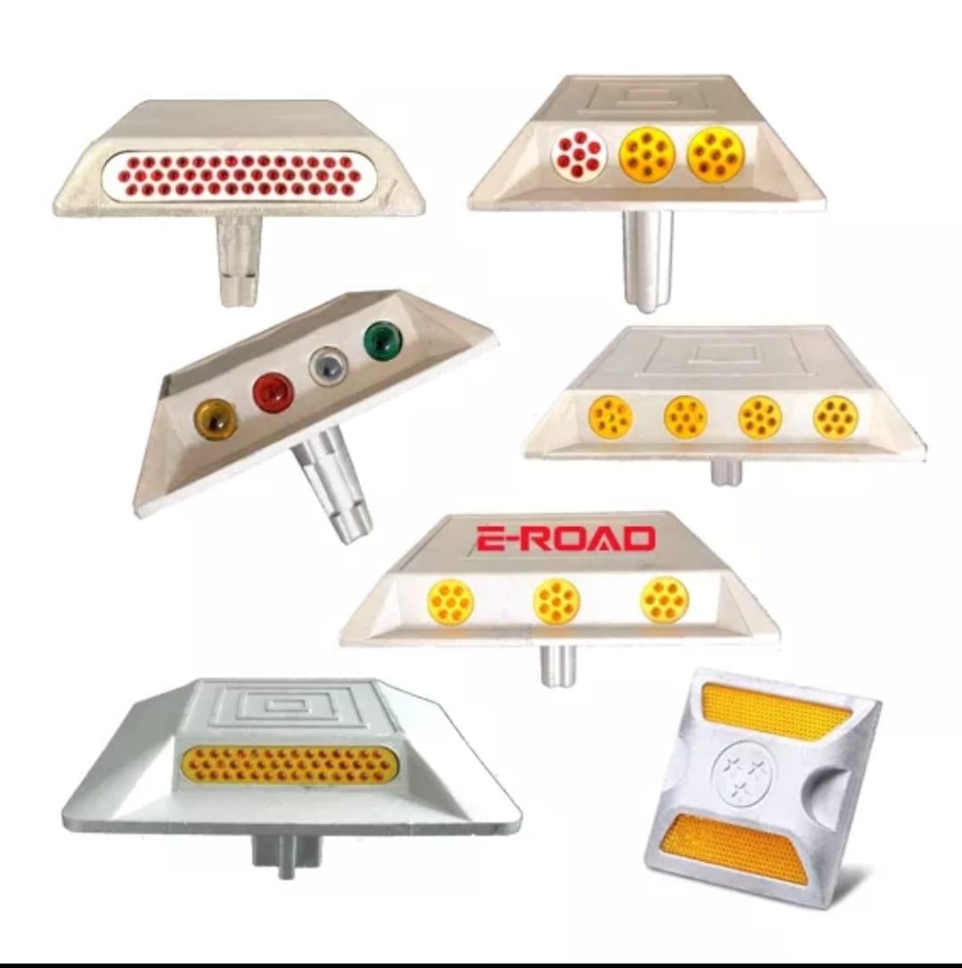 ⁦عيون قطط عاكسة⁩ - الصورة ⁦1⁩